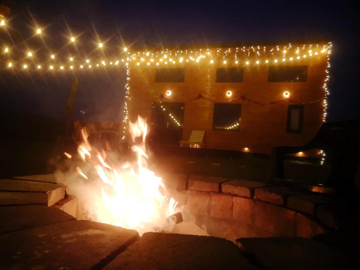Hotel Tiny House - Baia De Fier Esterno foto